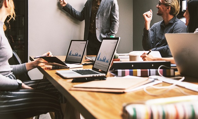 Top 5 Tools Our Remote Sales Team Uses to Close Deals